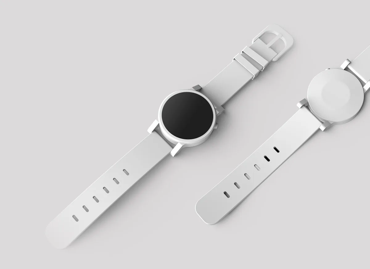 Minimalist watch with silicone strap and clean dial